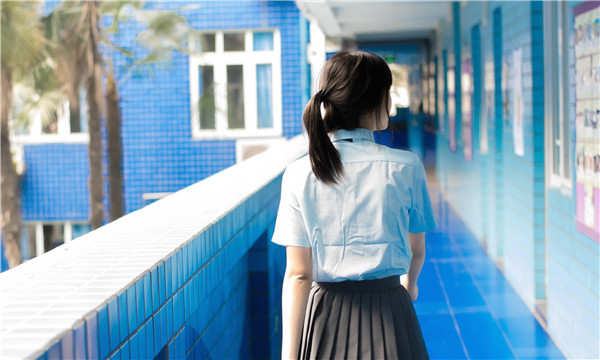 万秀如何找到一个可以帮助我生孩子的女人？